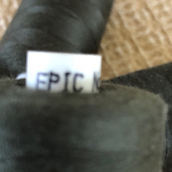 3. new spools charcoal grey thread - Picture 7 of 11